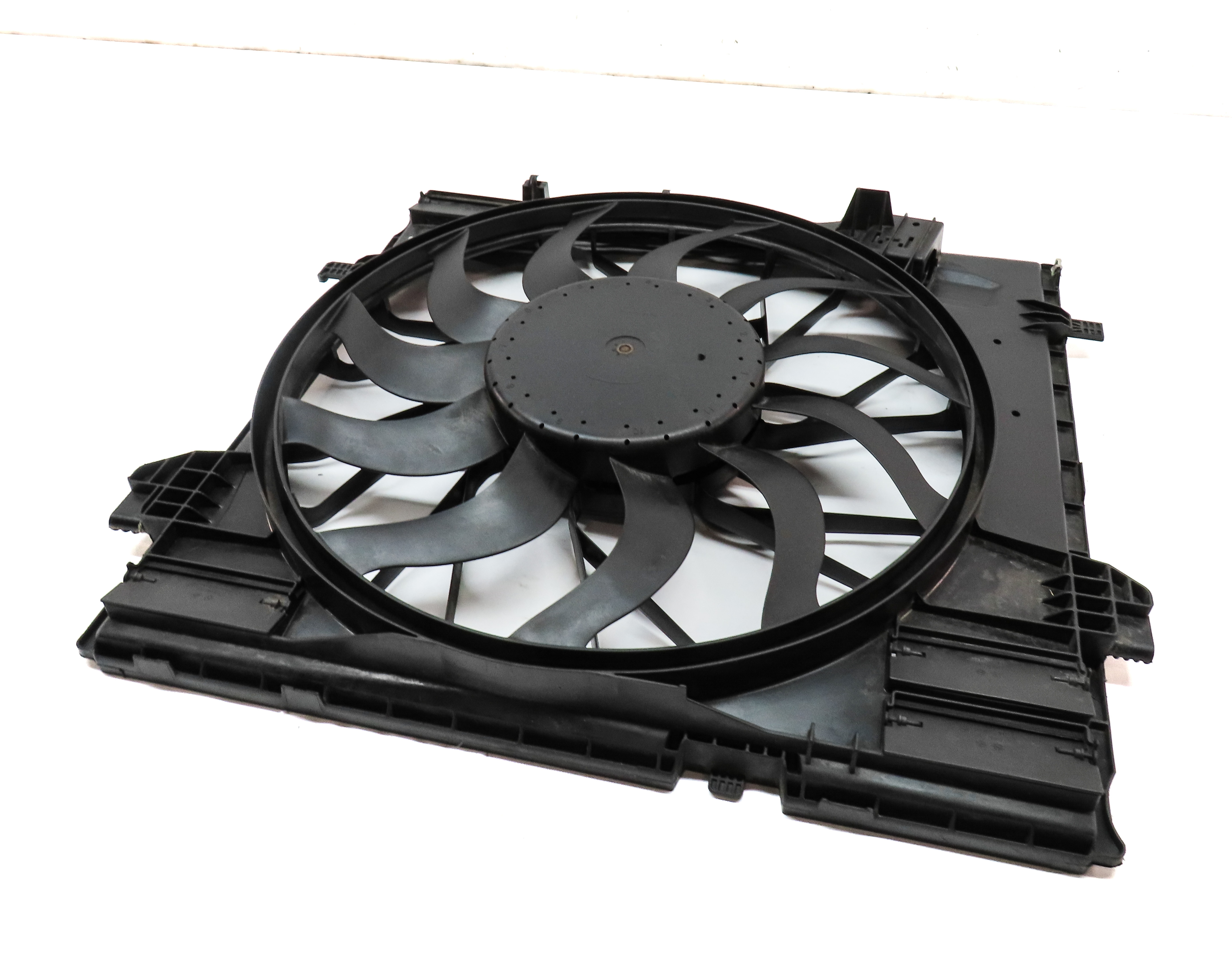 13-19 MERCEDES GL350 GL450 GL550 GLE ML250 ML400 ML550 (W166 X166) COOLING FAN — exact item pictured